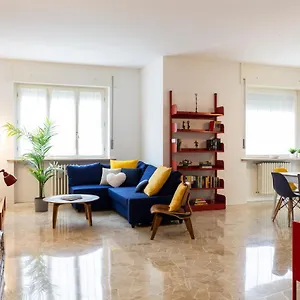 Apartment Casa Relax - Station, Milan